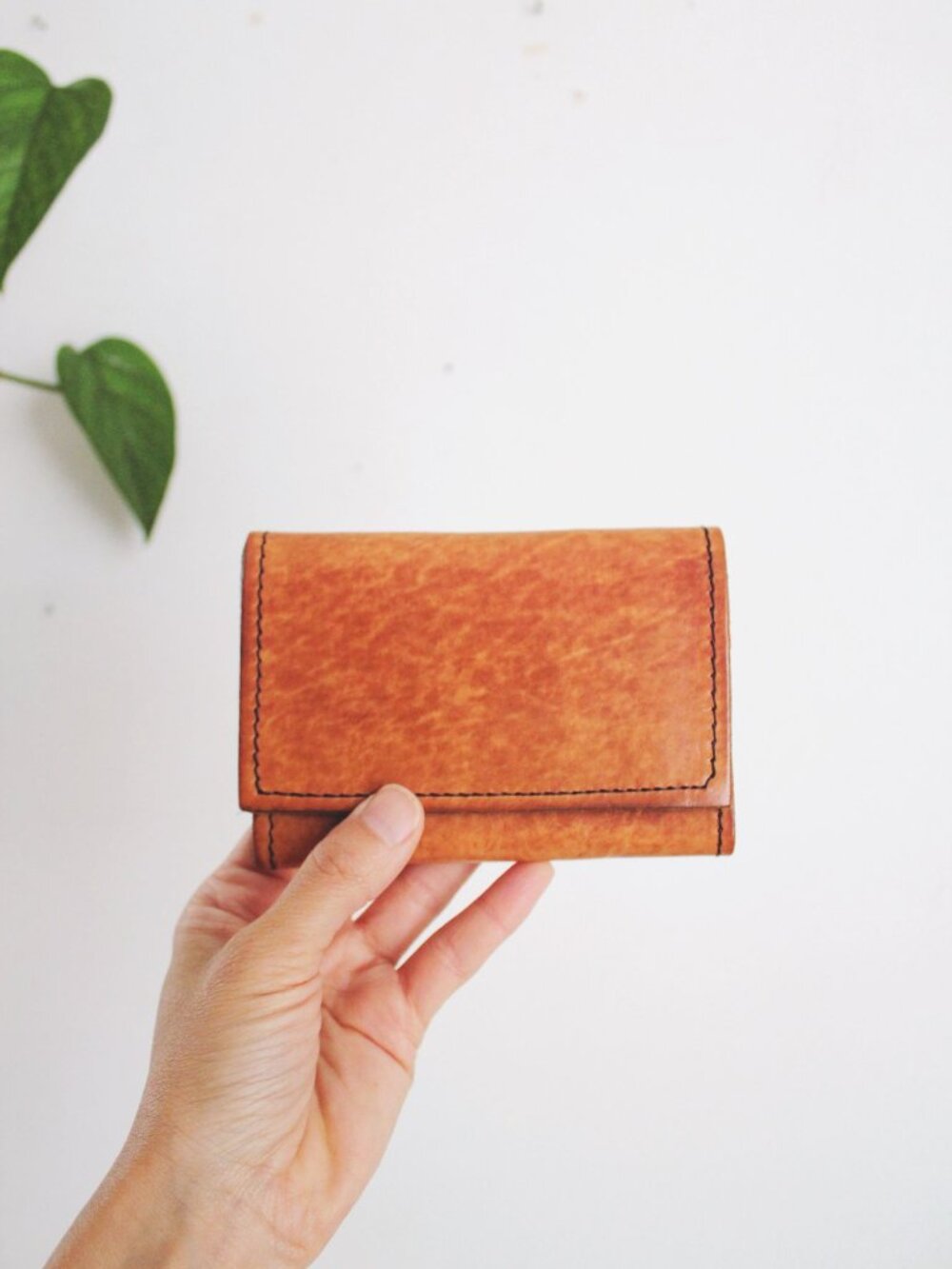 Vintage Hand-Stitched Leather Wallet Trifold Card Coin Case Tan Patina Distresse
